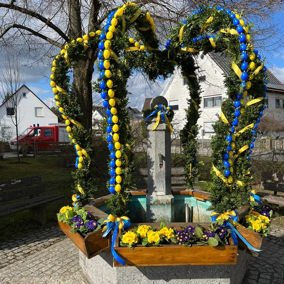 Osterbrunnen 2022.jpg